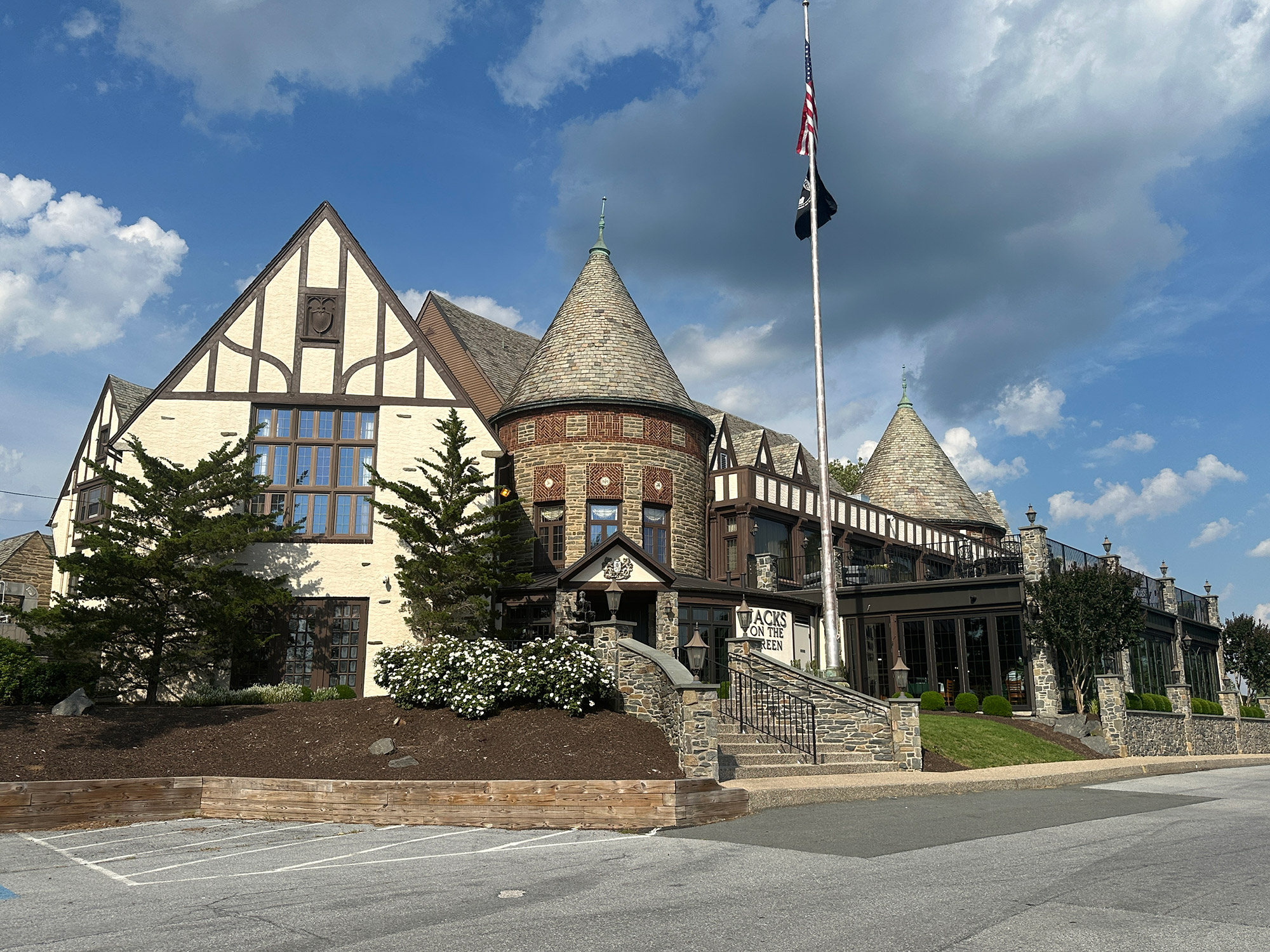 reading country club exterior 1